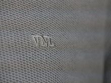 Załaduj obraz do przeglądarki galerii, SWETER MĘSKI SZARY VANKELJEANS®