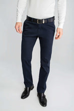 Load image into Gallery viewer, SPODNIE MĘSKIE CHINOS GRANATOWE Z BEŻOWYMI WSTAWKAMI VANKELJEANS® 561B