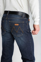 Załaduj obraz do przeglądarki galerii, SPODNIE MĘSKIE JEANS CIEMNE Z BRĄZOWYMI WSTAWKAMI VANKELJEANS® 626