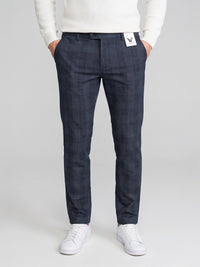 Granatowe chinosy męskie w kratkę VANKELJEANS 123 – widok z przodu – detal