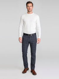 Granatowe chinosy męskie w kratkę VANKELJEANS 123 – stylizacja z brązowymi butami
