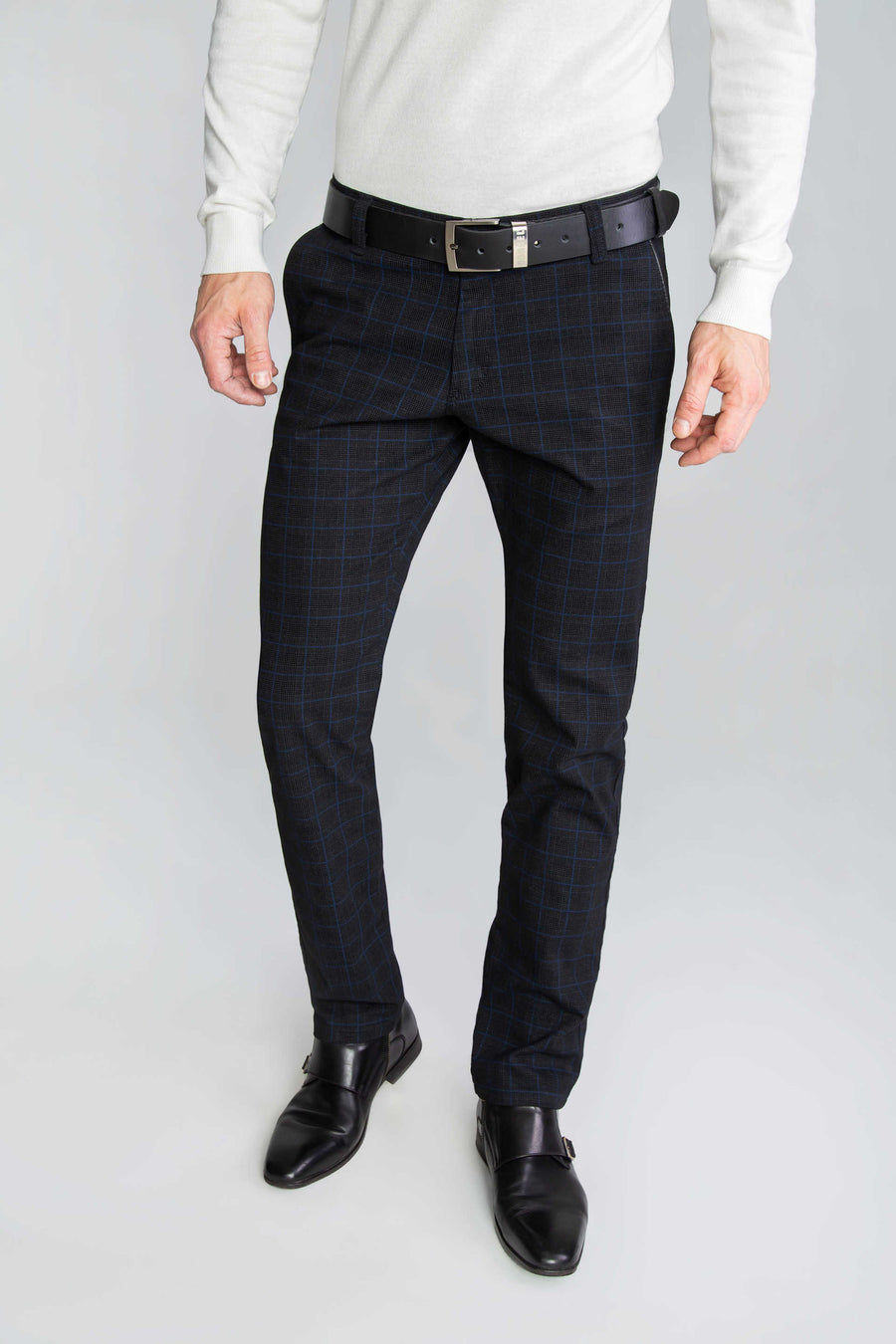 SPODNIE MĘSKIE CHINOS GRAFITOWE W NIEBIESKĄ KRATKĘ VANKELJEANS® 060