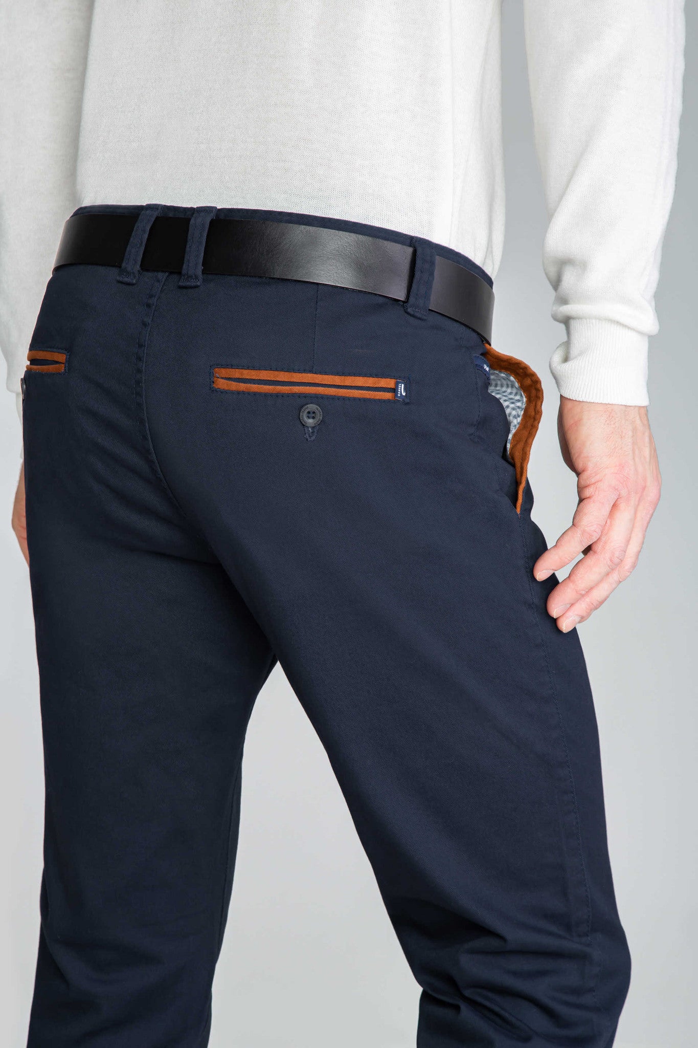 SPODNIE MĘSKIE CHINOS GRANATOWE Z BRĄZOWYMI WSTAWKAMI VANKELJEANS® 605G