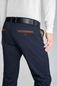 SPODNIE MĘSKIE CHINOS GRANATOWE Z BRĄZOWYMI WSTAWKAMI VANKELJEANS® 605G